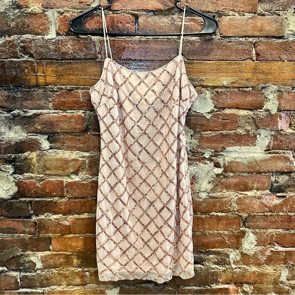 Showpo. RHYTHM OF LOVE DRESS, ROSE GOLD SEQUIN, size US 4 - Picture 7 of 10